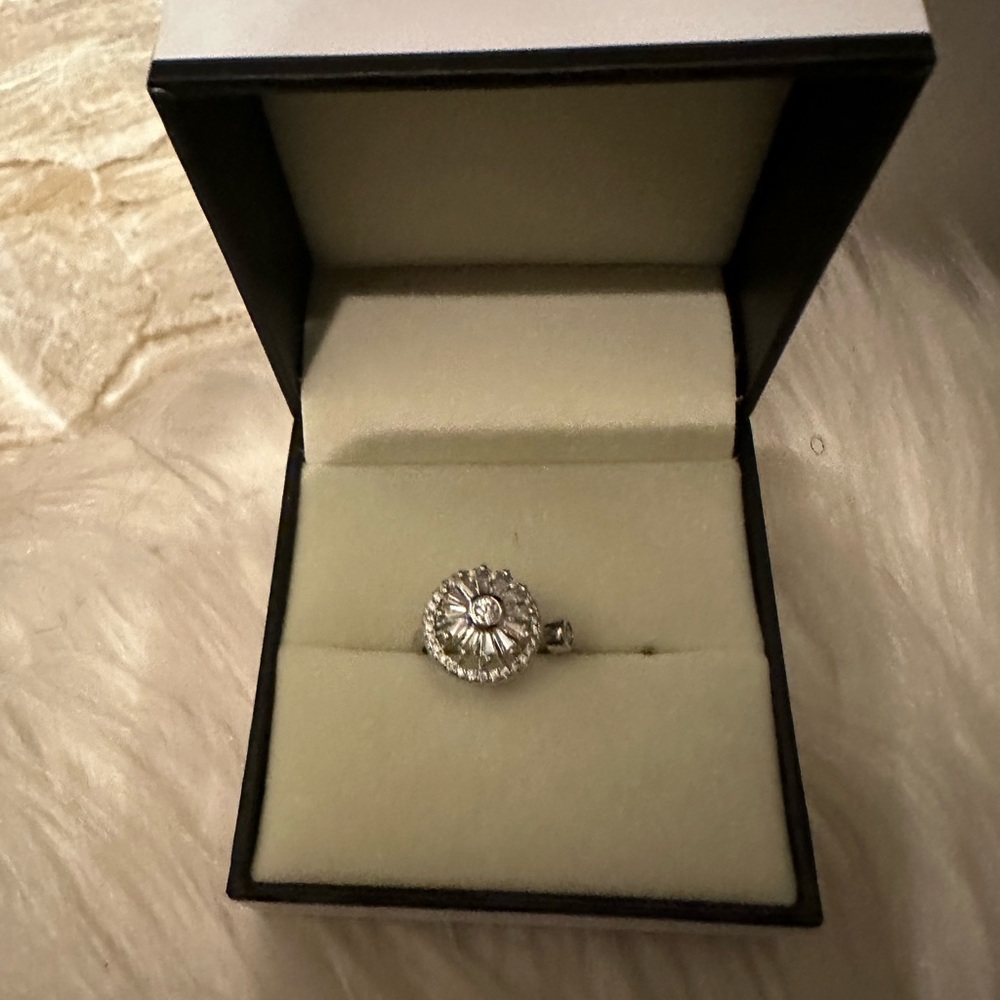 New💕Rotatable CZ Ring - Picture 6 of 6